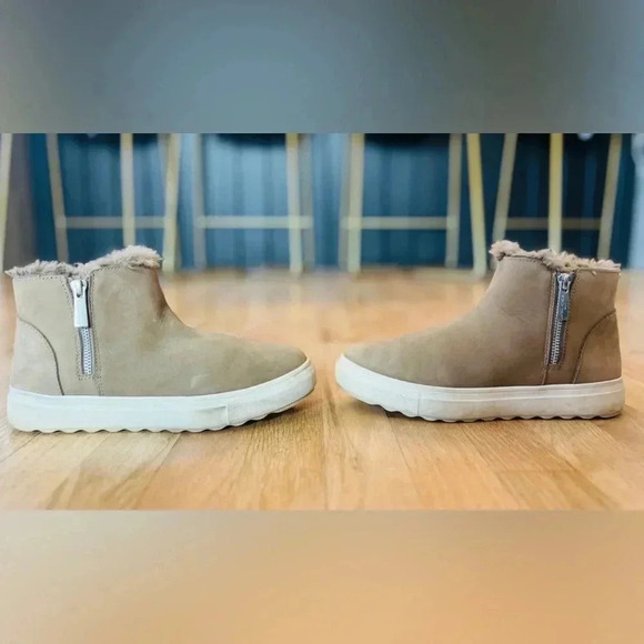 J/SLIDES Poppy Waterproof Faux Fur-Lined Suede Booties, Tan Gray Taupe, Size 7 - Picture 5 of 7